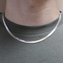 Cargar imagen en el visor de la galería, S3000 6MM Silver Herringbone Chain
