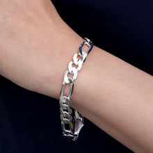Cargar imagen en el visor de la galería, SFG112 5MM Concaved Figaro Chain
