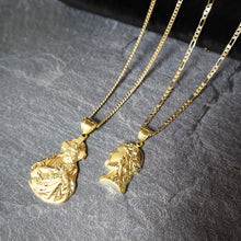 Cargar imagen en el visor de la galería, PG209 GOLD JESUS FACE CHARM
